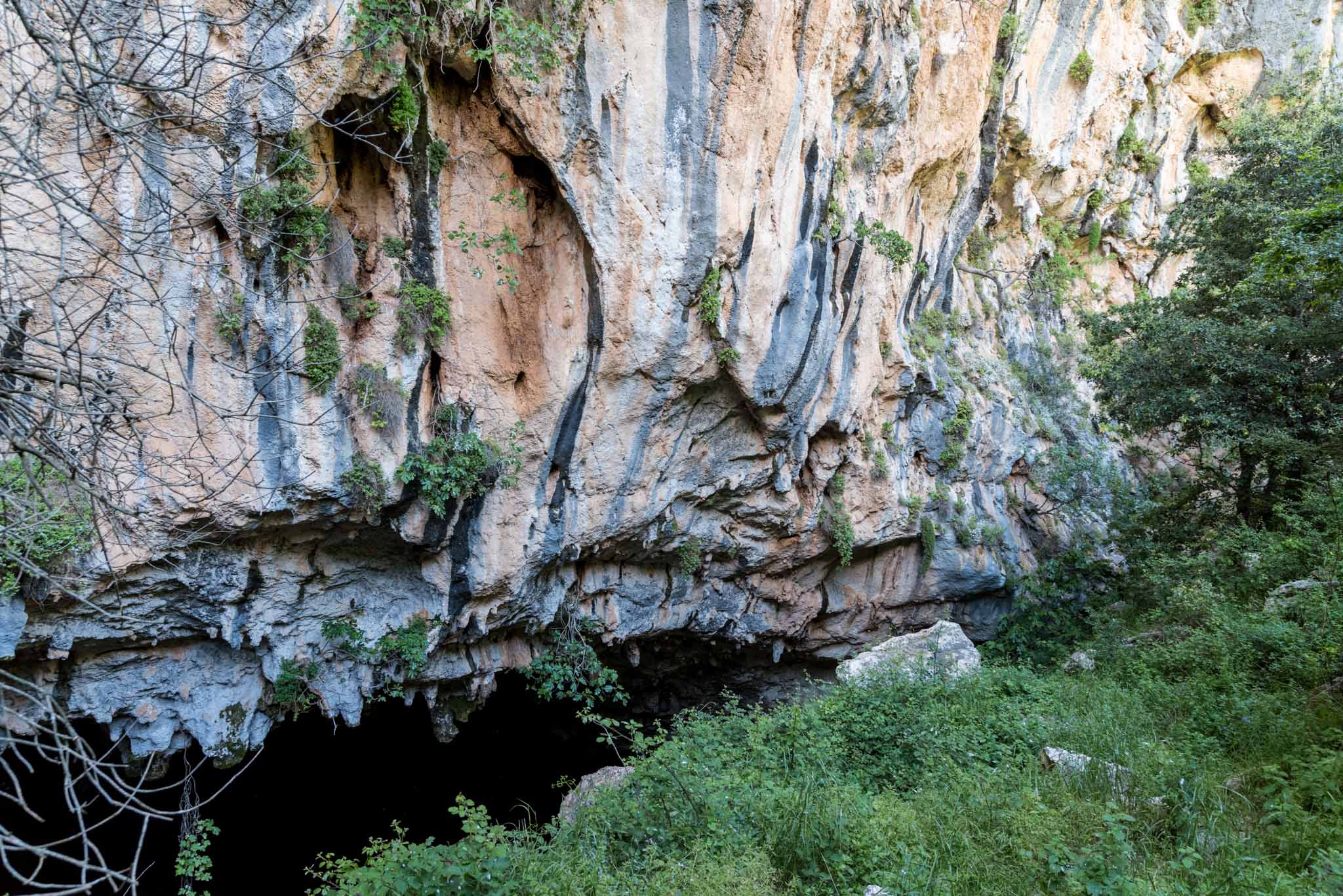Loutses Caves