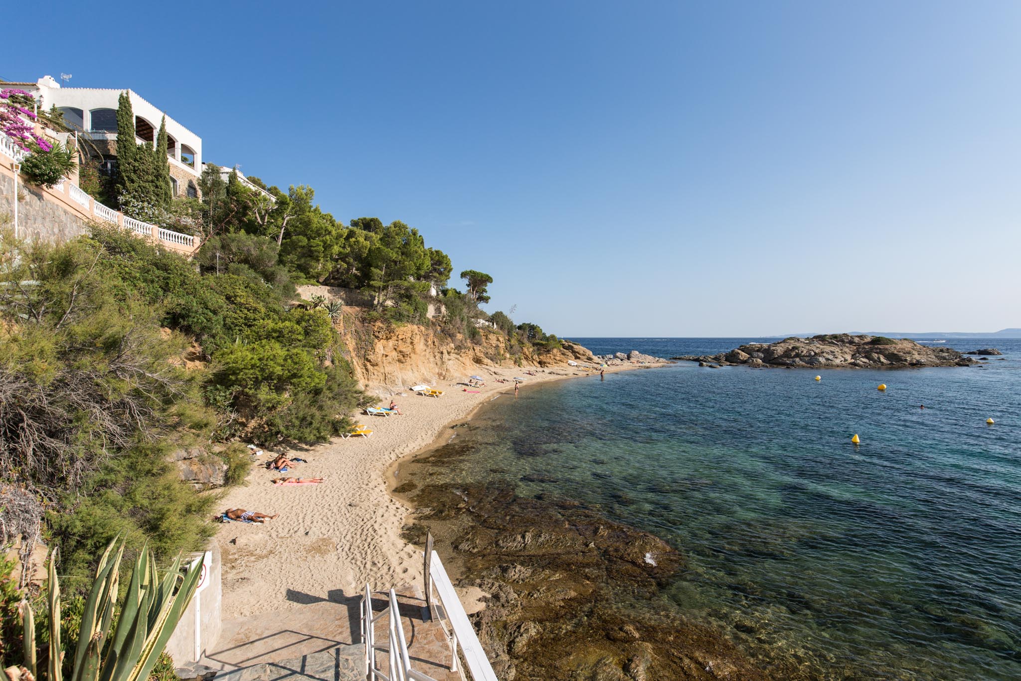 Get Platja De La Bonifaci Costa Brava Jet2holidays Free HD Wallpaper Platja De La Bonifaci Costa Brava Jet2holidays Desktop Wallpaper Free