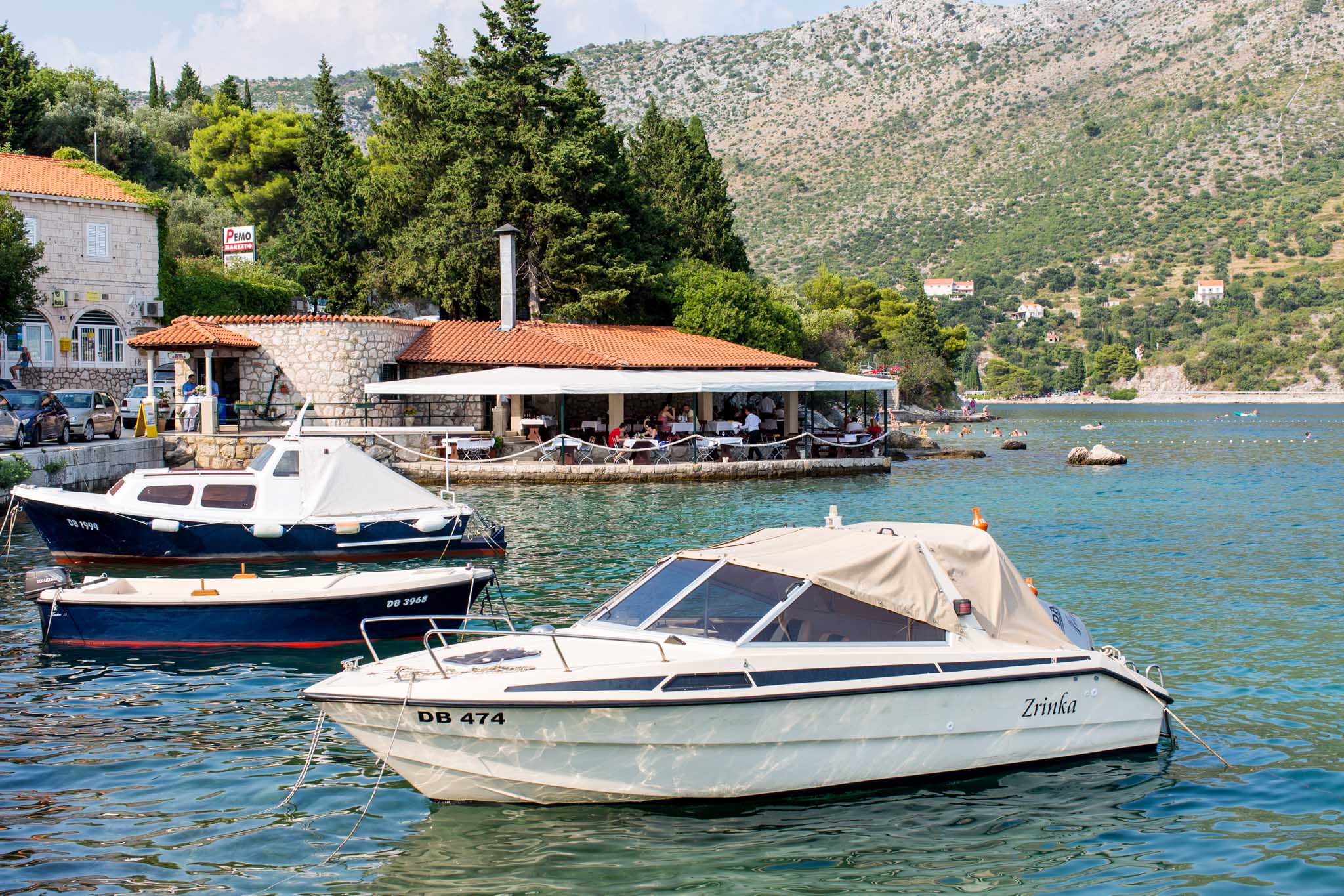 Cafés and restaurants in Veliki Zaton 