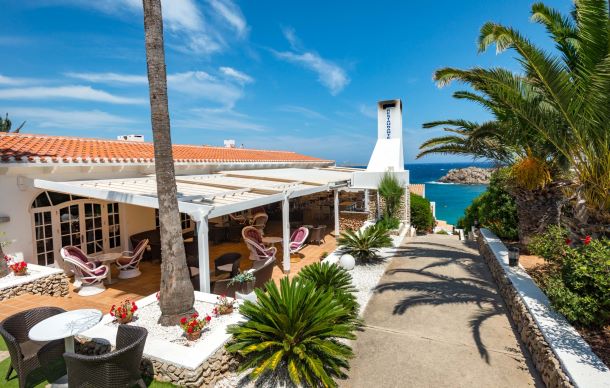 Playa Arenal Den Castell (Menorca) | Jet2holidays