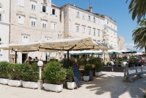 Restaurants around the Riva 