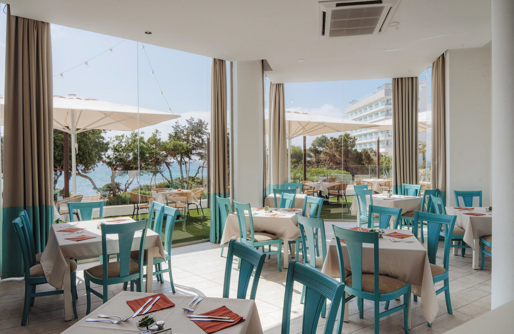 //www.jet2holidays.com/-/media/ibz tropic garden/ibz_70689_tropic_garden_hotel_apartments_1024_03_698x448.jpg