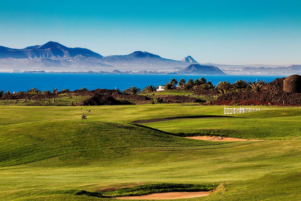 Hotel Grand Teguise Playa with 5 Rounds of Golf Included