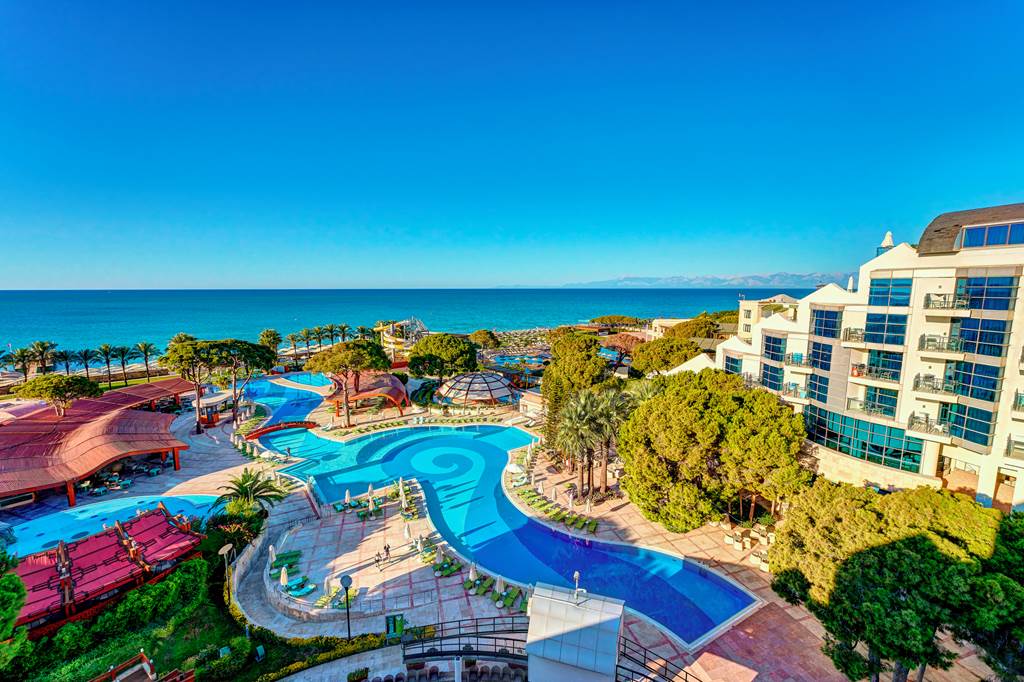 Cornelia De Luxe Resort