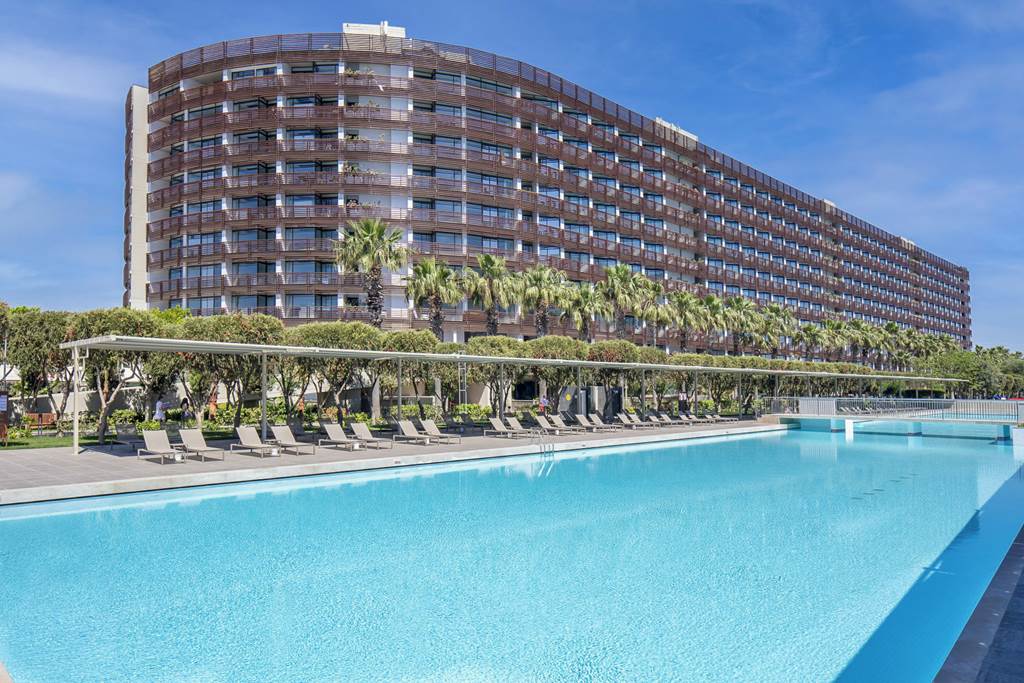 Nirvana Cosmopolitan