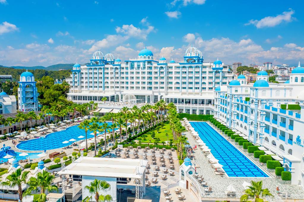 Rubi Platinum Spa Resort and Suites