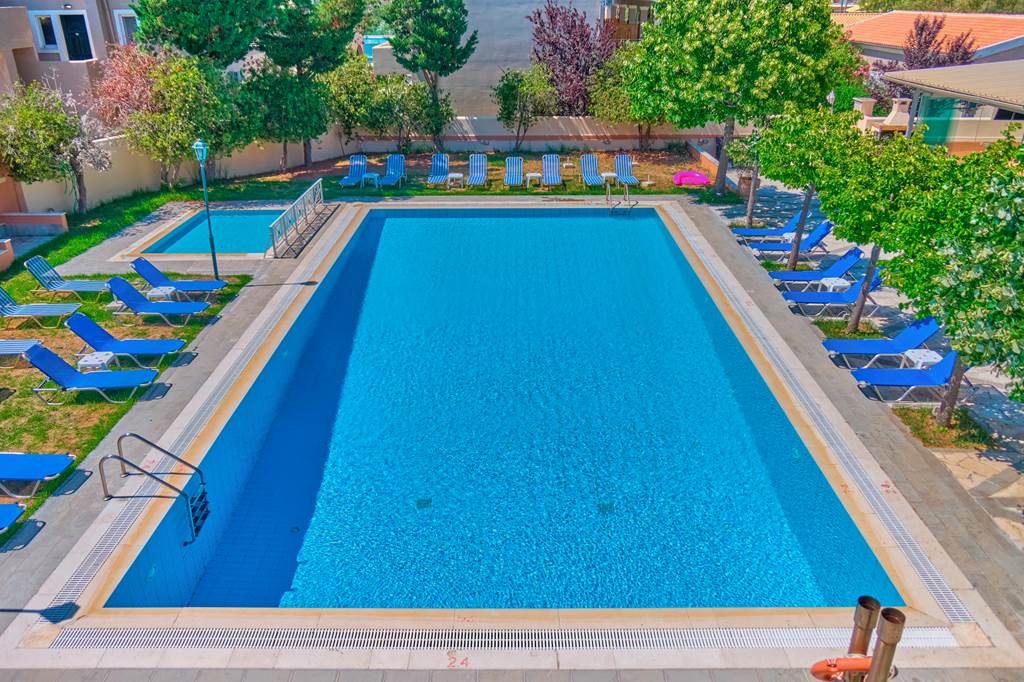 Trivizas Hotel & Apartments