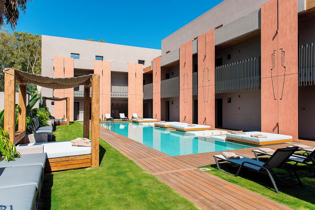 Pilot Amphora Boutique Hotel