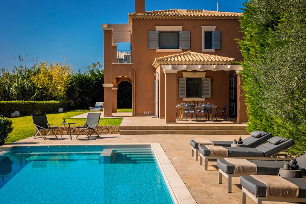 Villa Trapezaki Blue