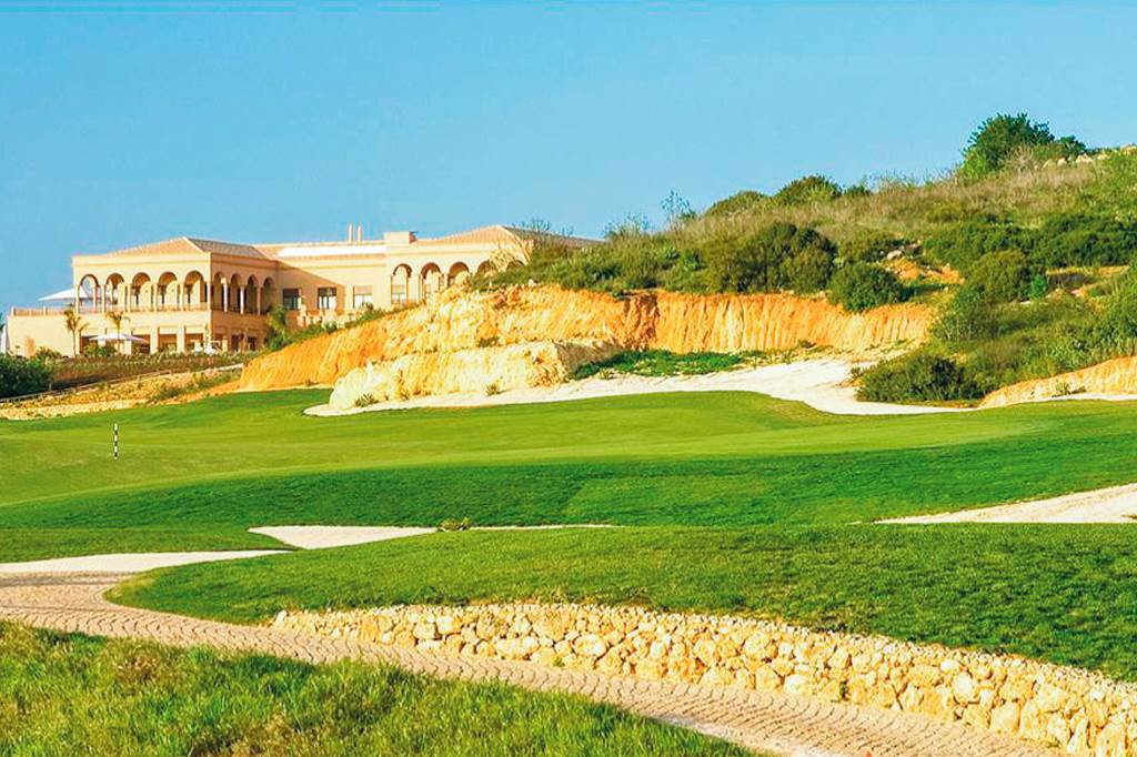 The Patio Suite Hotel with 5 Rounds of Golf Included