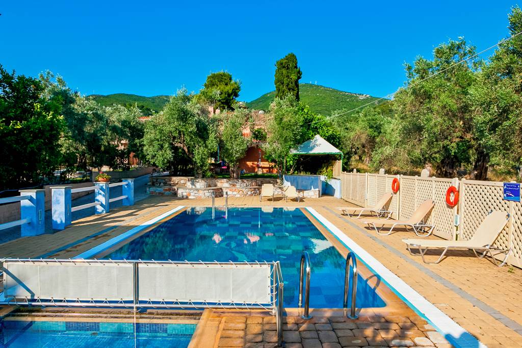 Aretousa Studios & Apartments