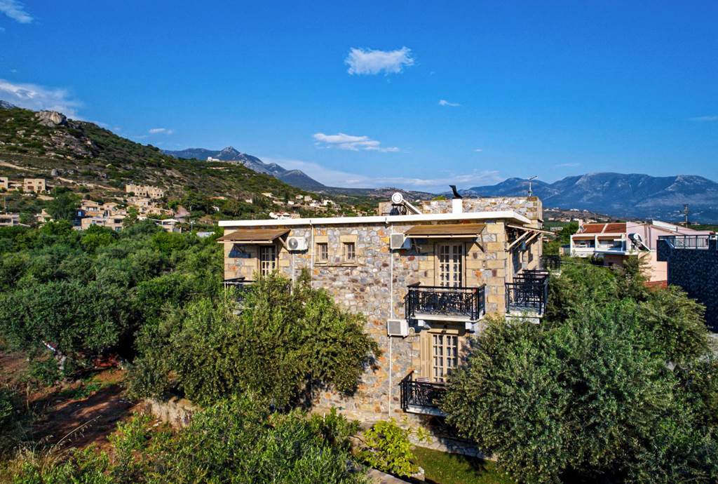 Nikas Rooms and Apartments