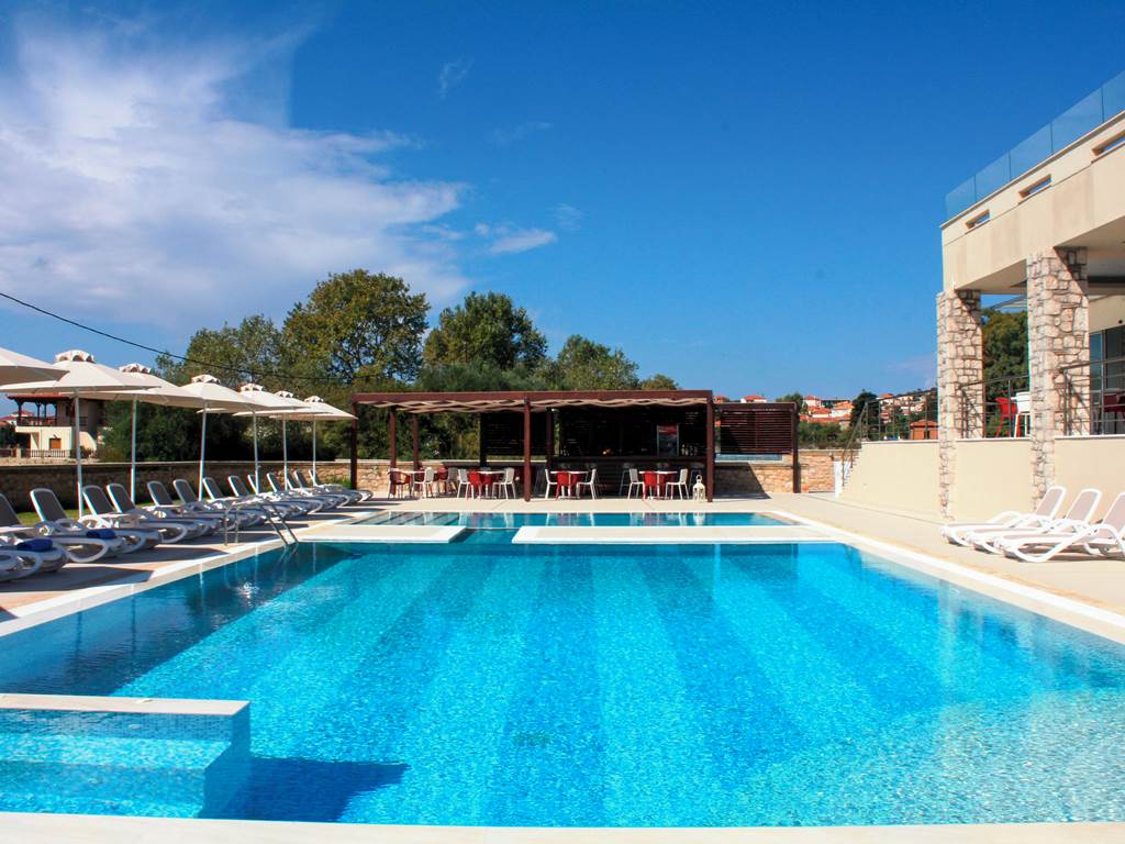 Niriides Villas Hotel