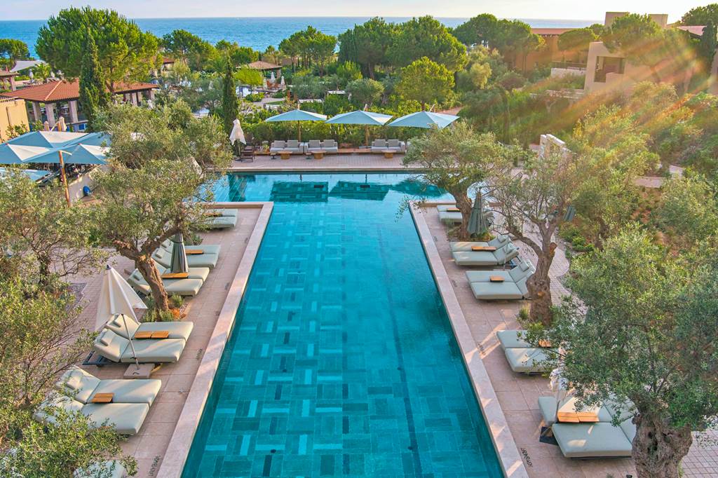 The Romanos a Luxury Collection Resort