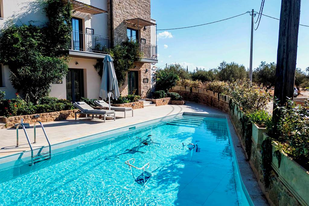 Kannas Mani Luxury Suites formerly Kannas Luxury Suites