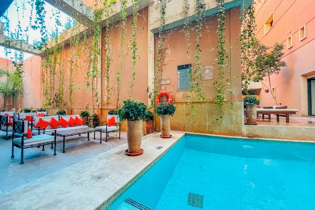 Dellarosa Hotel Suites & Spa