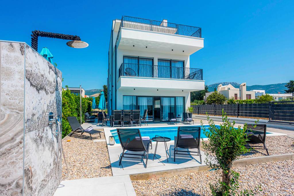 Villa Split Shoreline