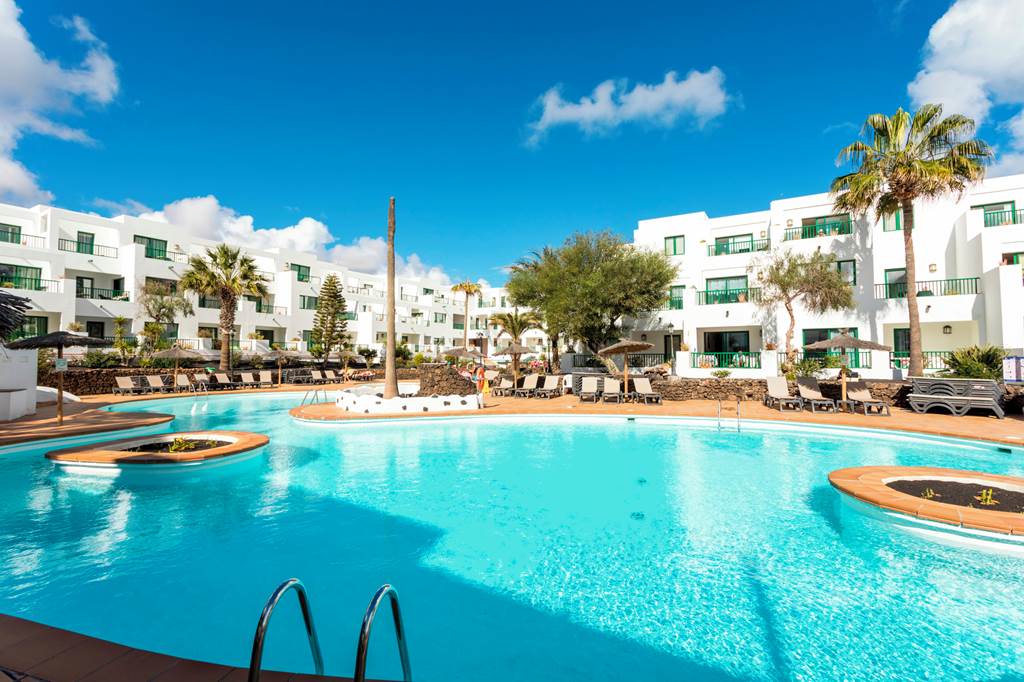 galeon-playa-apartments-costa-teguise-hotels-jet2holidays