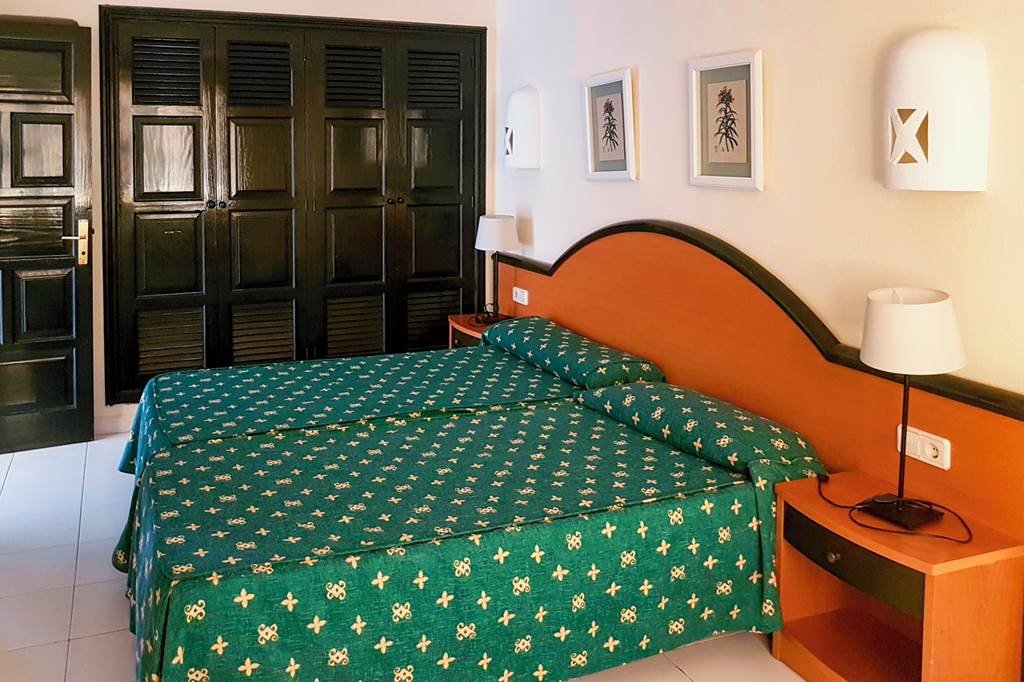 Palmeras Garden Apartments - Playa Blanca hotels | Jet2holidays