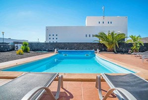 Villas Blancas - Three Bedroom Villa with Heated Pool