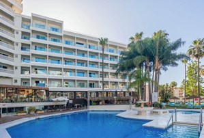 Hotel Parasol by Dorobe