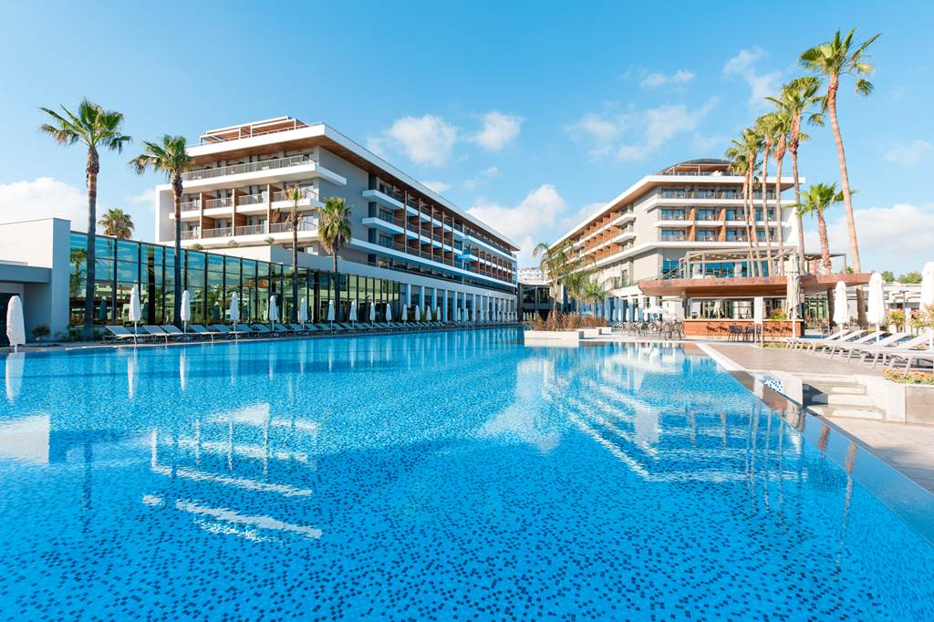 Acanthus Cennet Barut Collection, Side