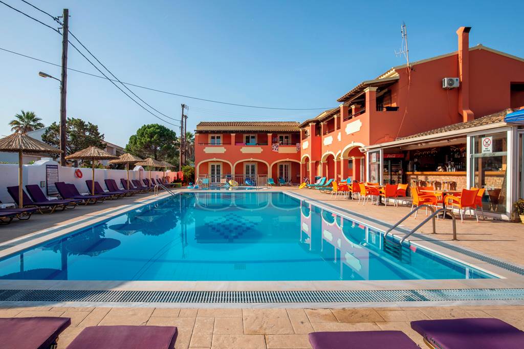 Luisa Studios & Apartments