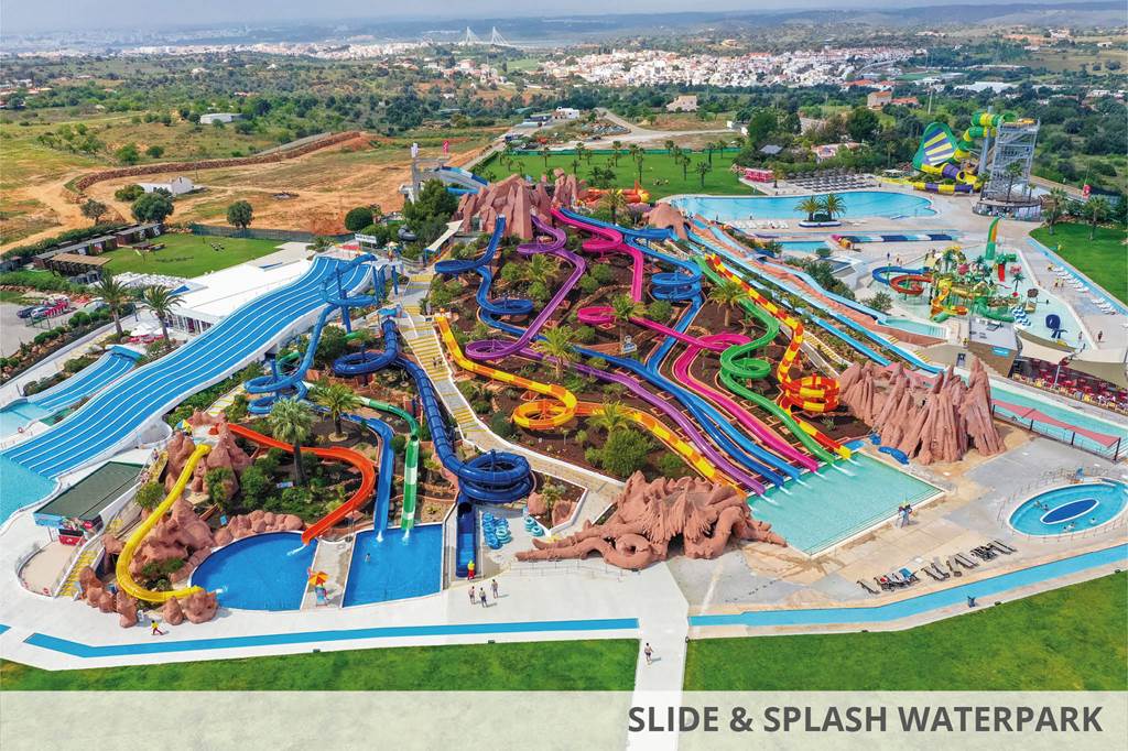Vitor's Plaza & Slide & Splash Waterpark