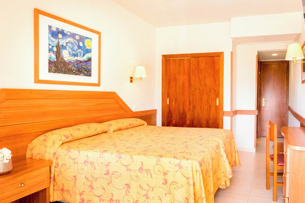 htop Royal Beach Hotel - Lloret De Mar hotels | Jet2holidays