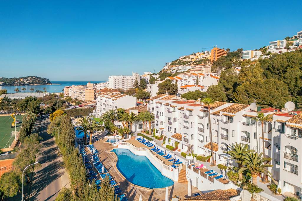 Holiday Center Apartments