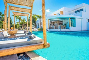 Casa Cabana Hotel & Suites