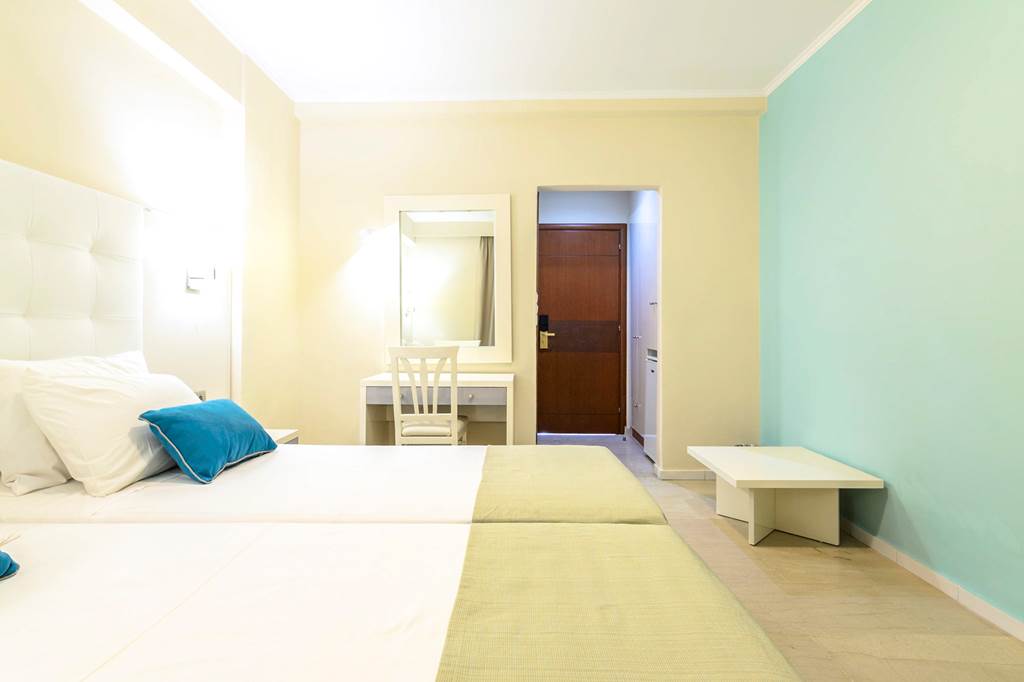 karras grande resort zante reviews