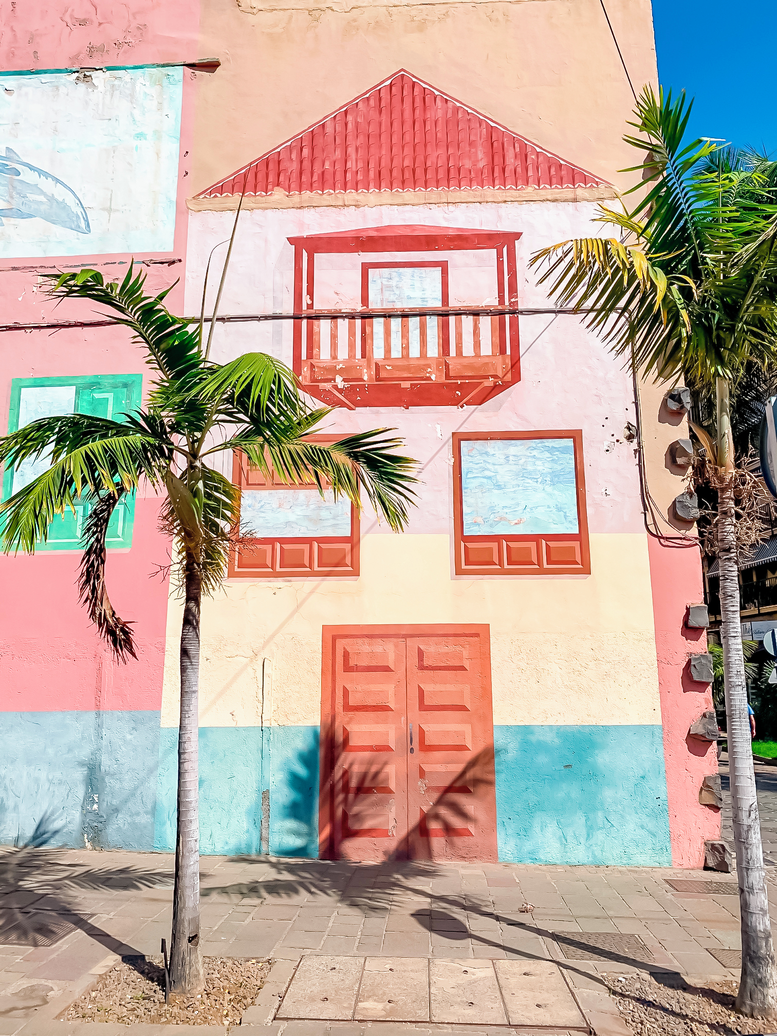 Check out Santa Cruz’s colourful streets 