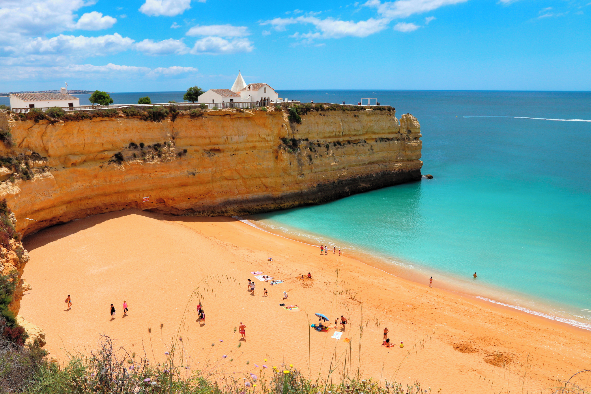 Holidays to Armacao de Pera 