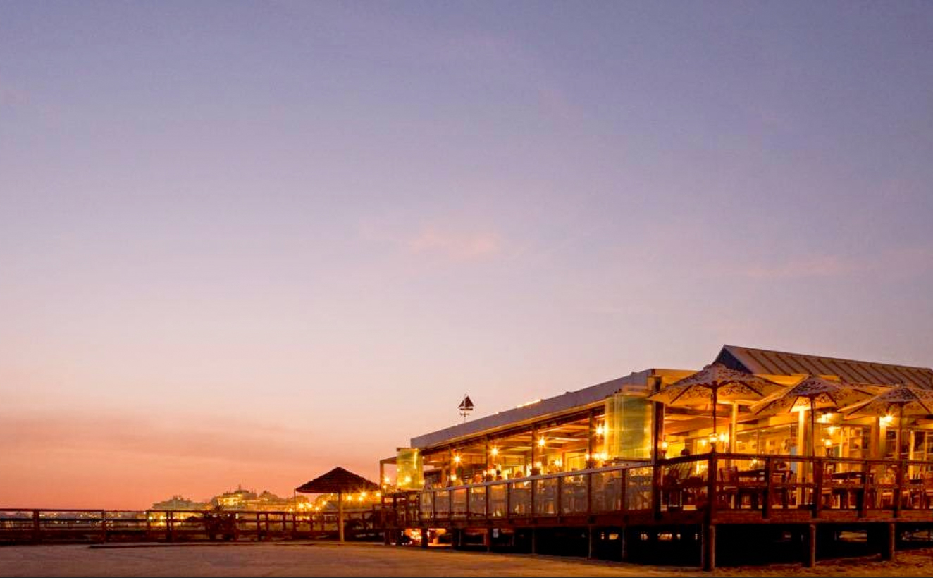 Arte Nautica Beach Restaurant