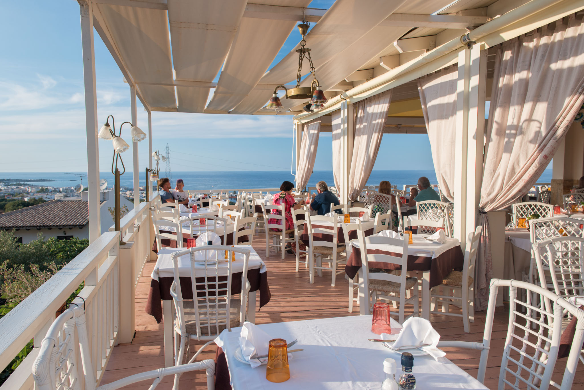 Traditional tavernas and cafés