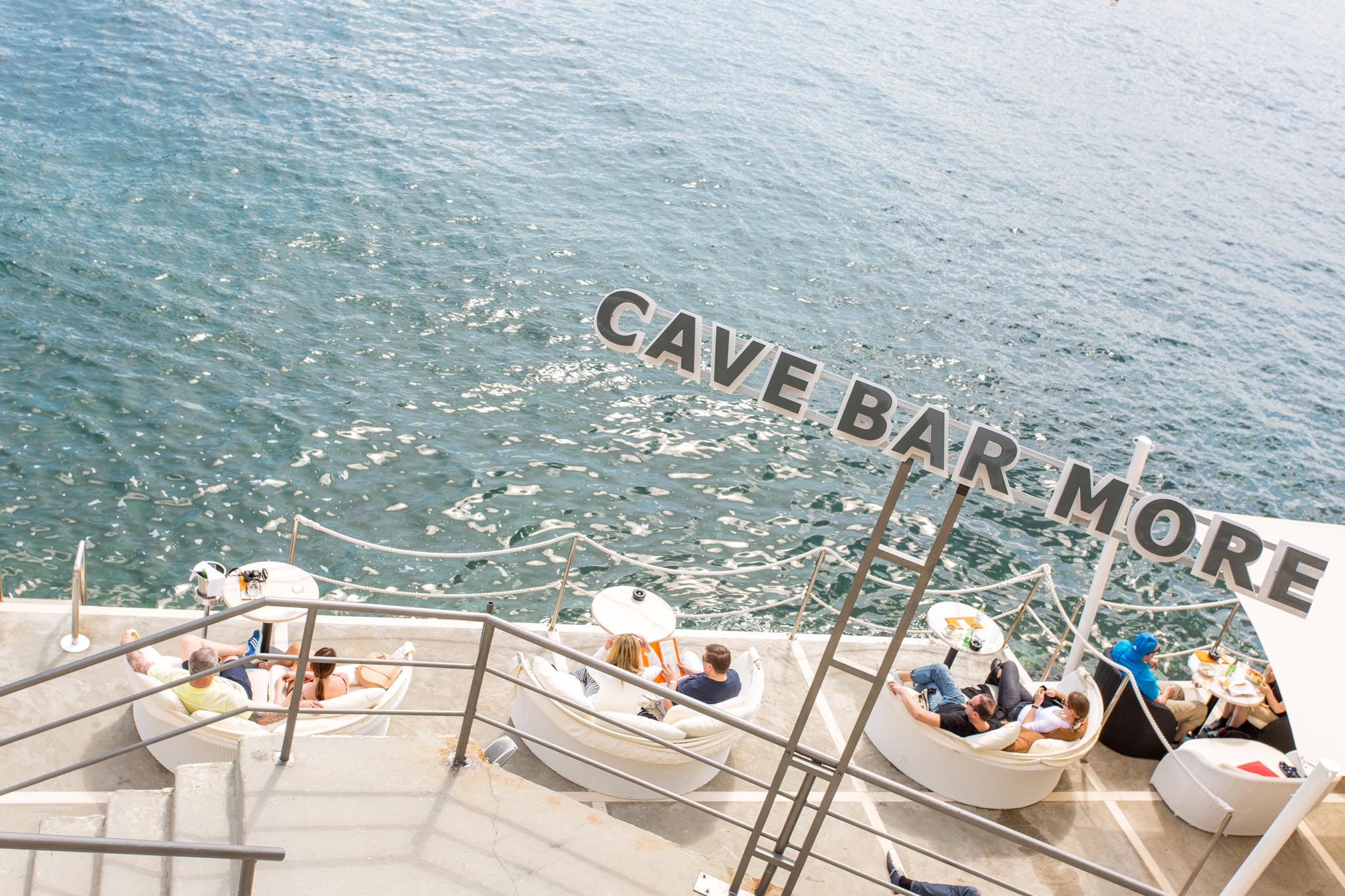 Cave Bar, Hotel More 