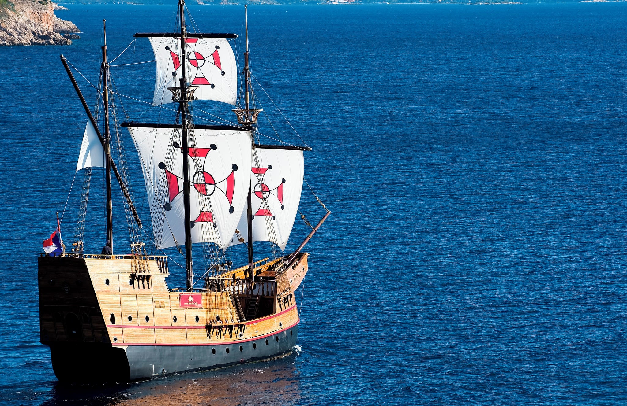 Boat trips to Elaphiti Islands 