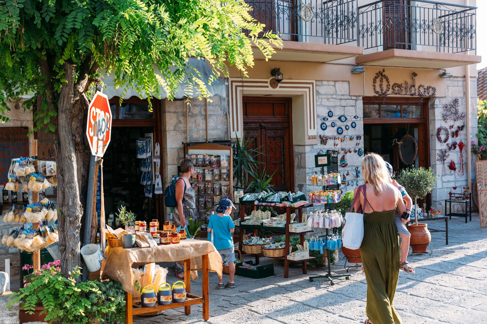 Shopping around Afitos