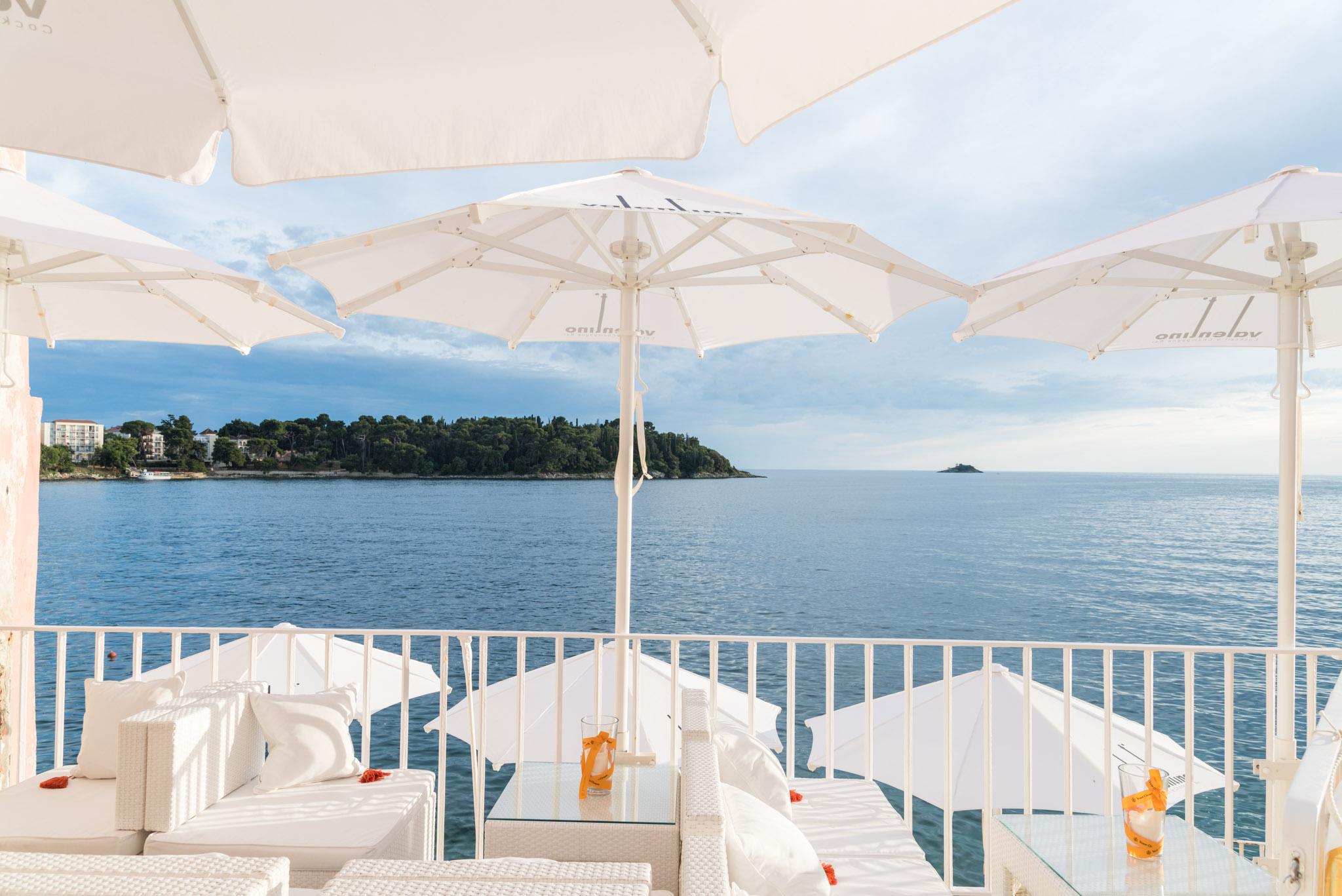 Valentino Cocktail & Champagne Bar